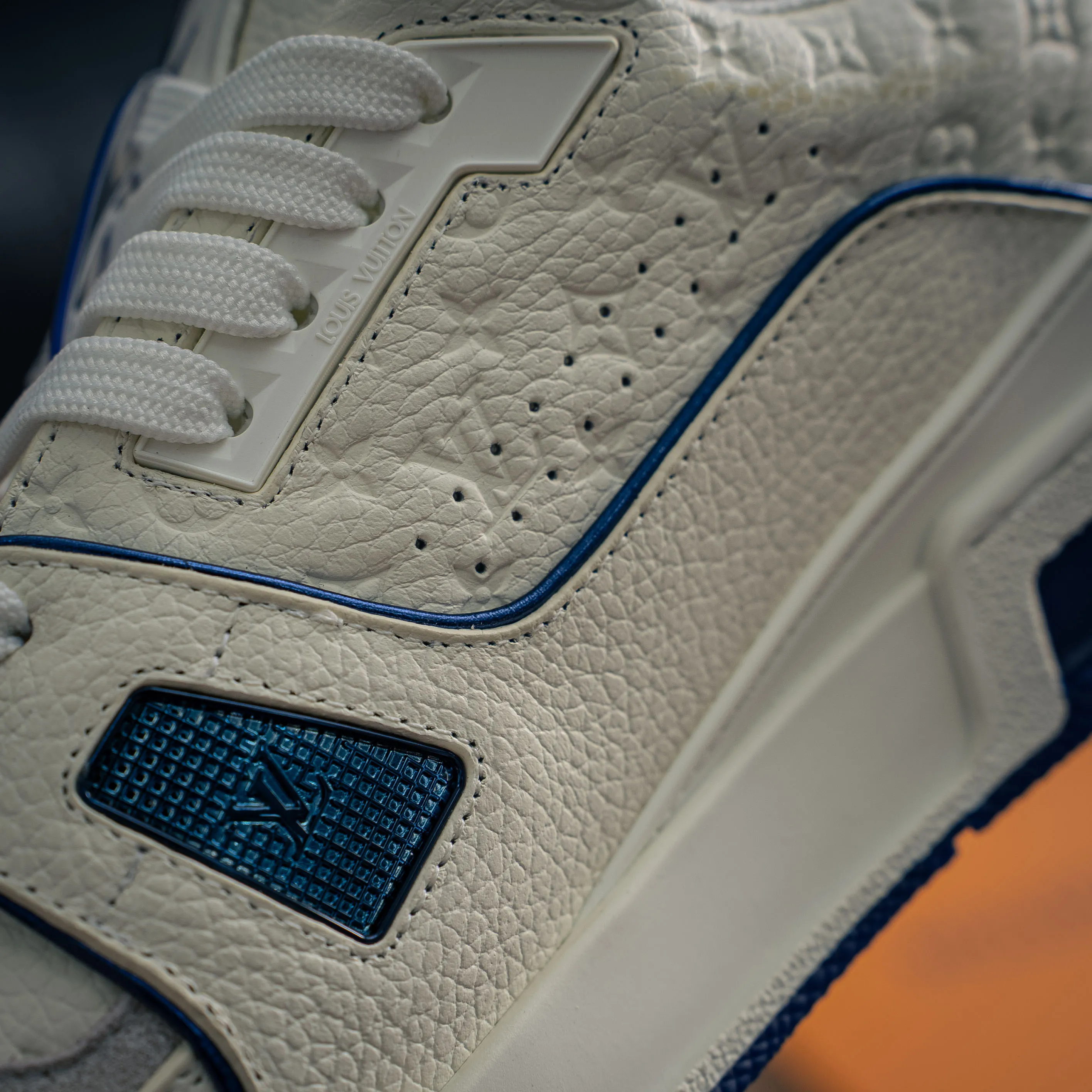 # LV- - trainer 2026 New Arrival 1：1 ！！ Shoes Cowhide Leather ， LOGO ， Breathable ， 。